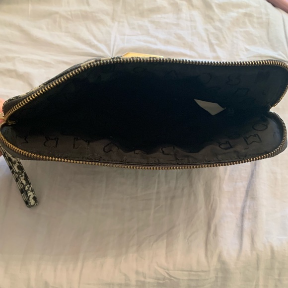 MARC by MARC JACOBS Large Snake Print Clutch - Picture 4 of 4